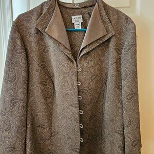 DORBY WOMAN SUIT.  Size 16W. NWT. Color: Olive